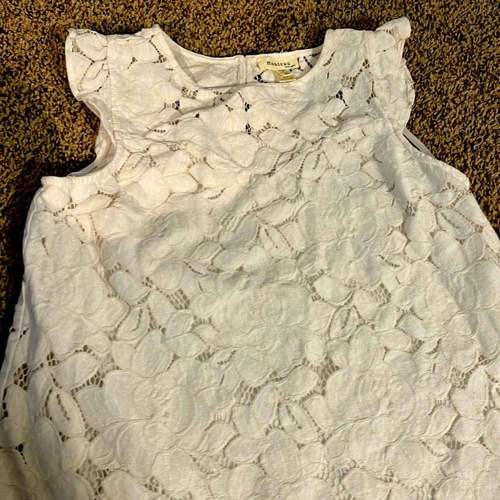 White blouse with lace